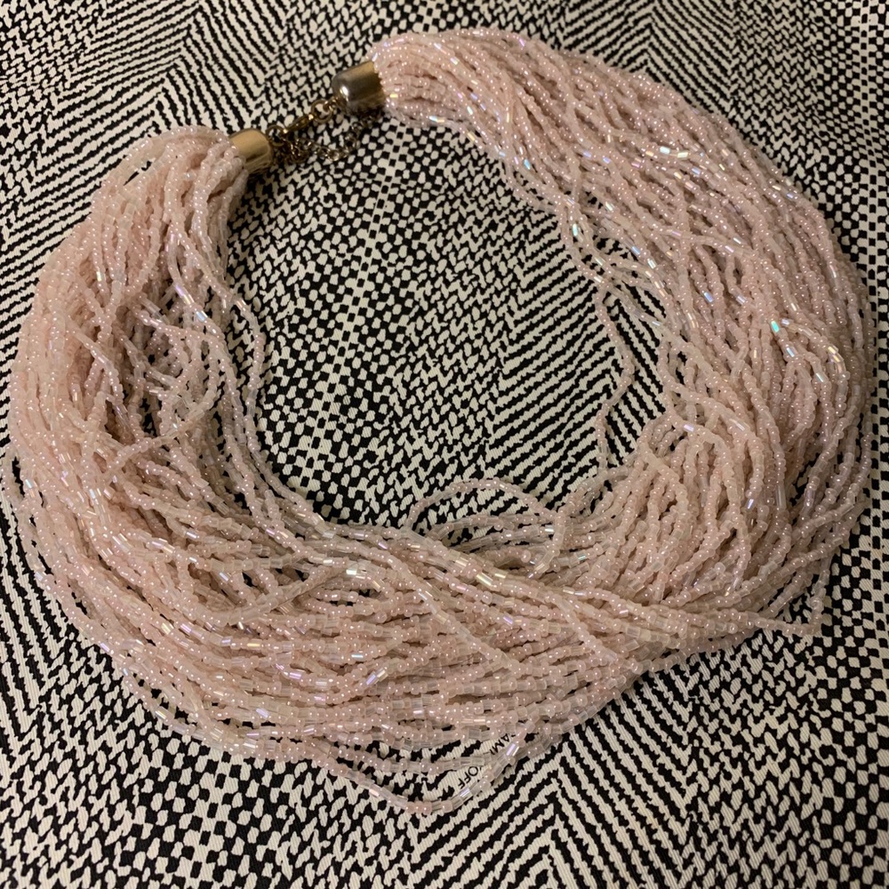 Mini pink beads necklace